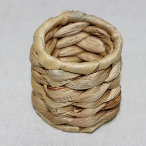 Porte-serviettes en jacinthe d'eau tissé à la main écologique décor de table à manger de restaurant artisanal - Product Image 1