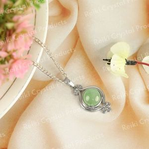 สร้อยคอจี้หยกคริสตัลสีเขียวธรรมชาติทรงกลมพร้อมโซ่โลหะ - Product Image 2