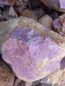 หินฟอสโฟซิเดอไรต์หยาบระดับพรีเมี่ยมพร้อมหินฟอสโฟซิเดอไรต์ธรรมชาติผสมรูปทรงจำนวนมาก - Product Image 2