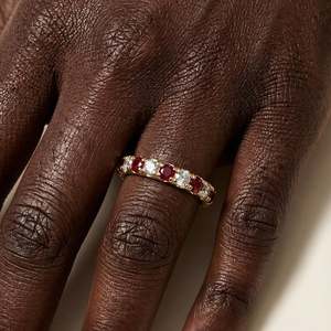 Bague Éternité Classique SHREYA DIAM en Or Jaune Massif 14K pour Femme avec Rubis Taille Poire Sertis en Canal – Idéale pour Anniversaire - Product Image 5