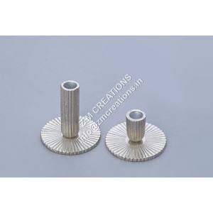 Ensemble de bougeoirs décoratifs en aluminium pour mariages, finition nickelée faite à la main, décoration de table portable - Product Image 1