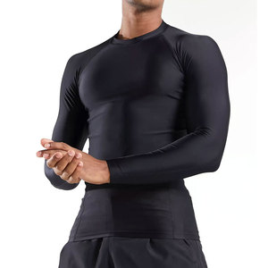 Meilleur prix de gros Logo personnalisé Léger hommes Rash Guard à vendre fabriqué en usine Couleur unie hommes Rash Guard - Product Image 5