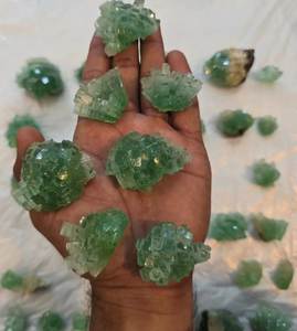 Cristal d'apophylite pointu vert naturel de haute qualité de l'Inde meilleure couleur naturelle - Product Image 1