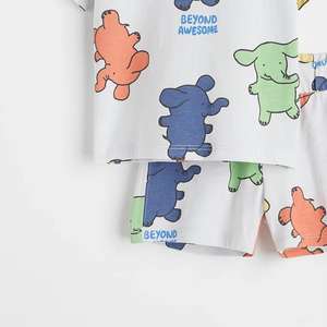 Conjunto de verano de 2 piezas para niños de alta calidad, camiseta lisa con patrón sólido de algodón/poliéster y chándal serigrafiado hasta la rodilla - Product Image 2