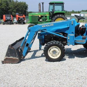 Tractor de Ruedas New Holland 1725 80HP/120HP/140HP |   Tractor Agrícola de Alto Rendimiento para Trabajos Agrícolas - Product Image 1