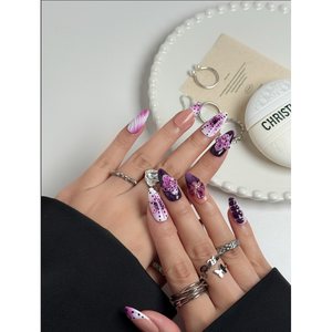 Violet Mirage Press on Nail, autocollants pour ongles élégants, holographiques, de couleur violette - Product Image 4