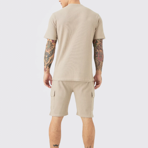 Conjunto de camisa y pantalones cortos de rizo francés para hombre con logotipo personalizado 100% algodón de manga corta antiarrugas y transpirable para un estilo de vida activo - Product Image 5