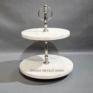 Soporte para pasteles de mármol blanco de dos niveles de alta calidad con plata pulida, perfecto para exhibir postres y pasteles en eventos - Product Image 4