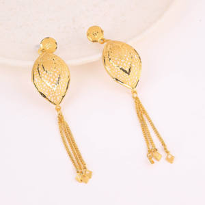 Juego de pendientes largos de formación de oro, pendientes colgantes de moda, pendientes lujosos y tradicionales, Pendientes colgantes chapados en oro Con cadena. - Product Image 2