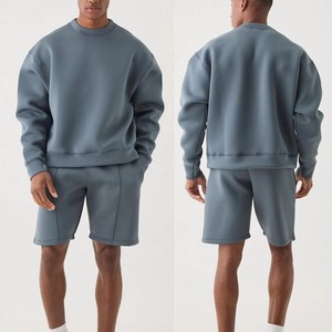 Conjunto de Sudadera y Pantalones Cortos Deportivos Extra Grandes para Hombre, Estilo Holgado, con Estampado DTG y Serigrafía - Product Image 4
