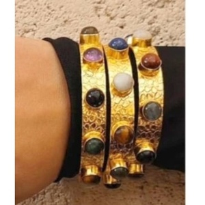 Pulseras de gemas múltiples chapadas en oro, accesorio de moda de latón - Product Image 1