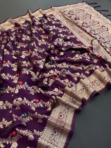 Sari en soie douce de style indien Banarsi avec un chemisier fantaisie, tenue de fête exclusive pour mariage, vêtements ethniques pour femmes les plus vendus - Product Image 3