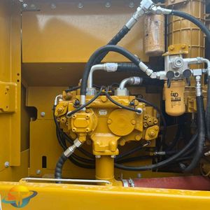 Excavadora de cadenas Caterpillar CAT323D2L usada, maquinaria pesada en buen estado, modelo 2022, motor de 110KW, escudo protector de cucharón de 1.19m - Product Image 4