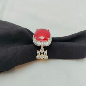 แหวนพลอยรูปตัวโฆษณาชุบทองที่ดูดีมีสไตล์ปรับได้สำหรับคอลเลกชันชุดแต่งงานสำหรับผู้หญิง - Product Image 1