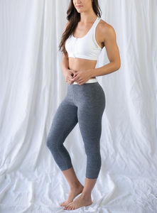 2025 High Quality Non-See Through White Recycled Sports Bra for Women Breathable <b>Mesh</b> Yoga Bra Fitness <b>Top</b> Front Zip Gym Apparel - Product Image 3