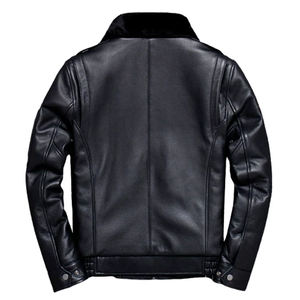 Chaqueta Bomber de cuero negro Premium con cuello de piel suave y bolsillos delanteros diseñados para la comodidad de estilo clásico y el calor del invierno - Product Image 3