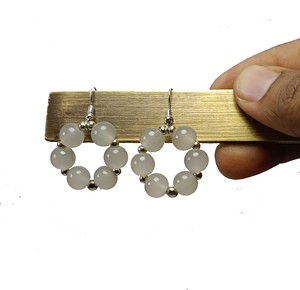 Haute blanc Quartz boucle d'oreille ensemble perles à facettes guérison pierres précieuses cristal bijoux de mode pour les femmes crochet forme motif en gros - Product Image 2