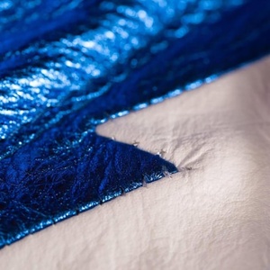 ถุงมือชกมวยแบบผูกเชือก FLY สีแดง/ขาว/น้ำเงิน แบบกำหนดเองได้ คุณภาพพรีเมียม สำหรับการฝึกซ้อมและการแข่งขัน  OEM สำหรับศิลปะการต่อสู้แบบผสมผสาน ระบายอากาศได้ดี - Product Image 5