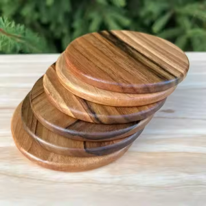 Sous-verre en bois design de forme ronde et carrée avec petit support au prix de vente total par Crescent Crafts - Product Image 1