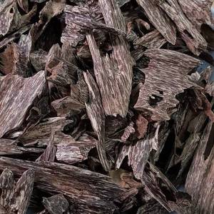 Astillas de madera Agarwood Oud elegidas colectivamente del corazón del árbol resistente al daño con un aroma excepcional - Product Image 2