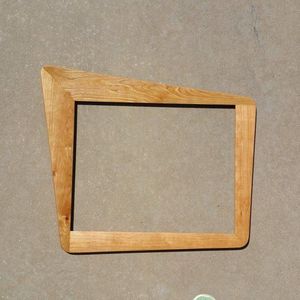 Cadre photo rustique en bois idéal pour le style d'intérieur, offrant un charme artisanal intemporel avec une finition texturée naturelle et chaleureuse. - Product Image 2