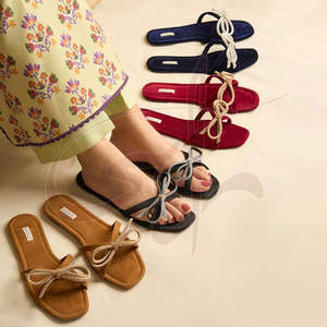 Sandales pour femmes à prix de gros, de haute qualité, antidérapantes, avec semelle extérieure en cuir véritable et doublure en velours, nouvelle arrivée pour adultes - Product Image 4