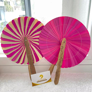 Abanico de Hoja de Palma Natural Hecho a Mano, Tejido con Hojas de Coco para Decoración Rústica del Hogar y Estilo al Aire Libre, de Vietnam - Product Image 1