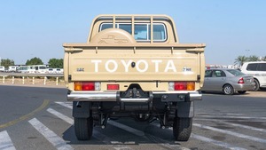 Neuf/Occasion 2024 pour ISER LC79 2.8L Diesel <4L Euro IV Emission SUV 4x4 Automatique Sièges en Cuir Foncé Volant à Gauche - Product Image 4