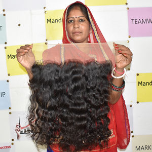 Cuticule de cheveux de femme noire brute non traitée alignée sans perte de cheveux brésilien noir femmes dentelle frontale ondulée vague lâche cheveux humains - Product Image 2