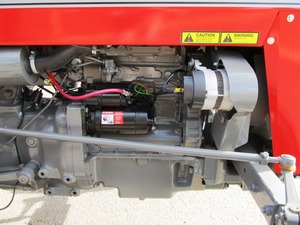 Tractor Agrícola Massey Ferguson 240 de 45HP con Tracción en las 4 Ruedas y Caja de Cambios con Bomba y Rodamientos - Product Image 3