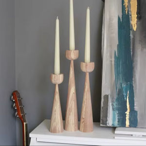 Ensemble de bougeoirs en bois pour décorations de Noël, design contemporain artisanal, bougeoir pour bougie pilier - Product Image 1