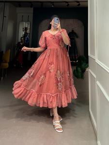 Top Selling Floral Printed Stylish <b>Kurti</b> for Women Fancy Design Perfect for Wedding & Party Wear Available in Wholesale Quantity - Product Image 5