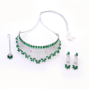 Calidad de exportación de collar de gargantilla de piedra verde de Zirconia cúbica con chapado en rodio 418509 - Product Image 1