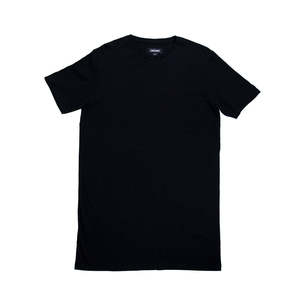 เสื้อยืดทรงสูงสีดำ ผ้าเจอร์ซีย์อัดแน่น 240 กรัม ย้อมสีพื้น พิมพ์ลายด้วยวิธีซิลค์สกรีน ดีไซน์เรียบง่าย - Product Image 1