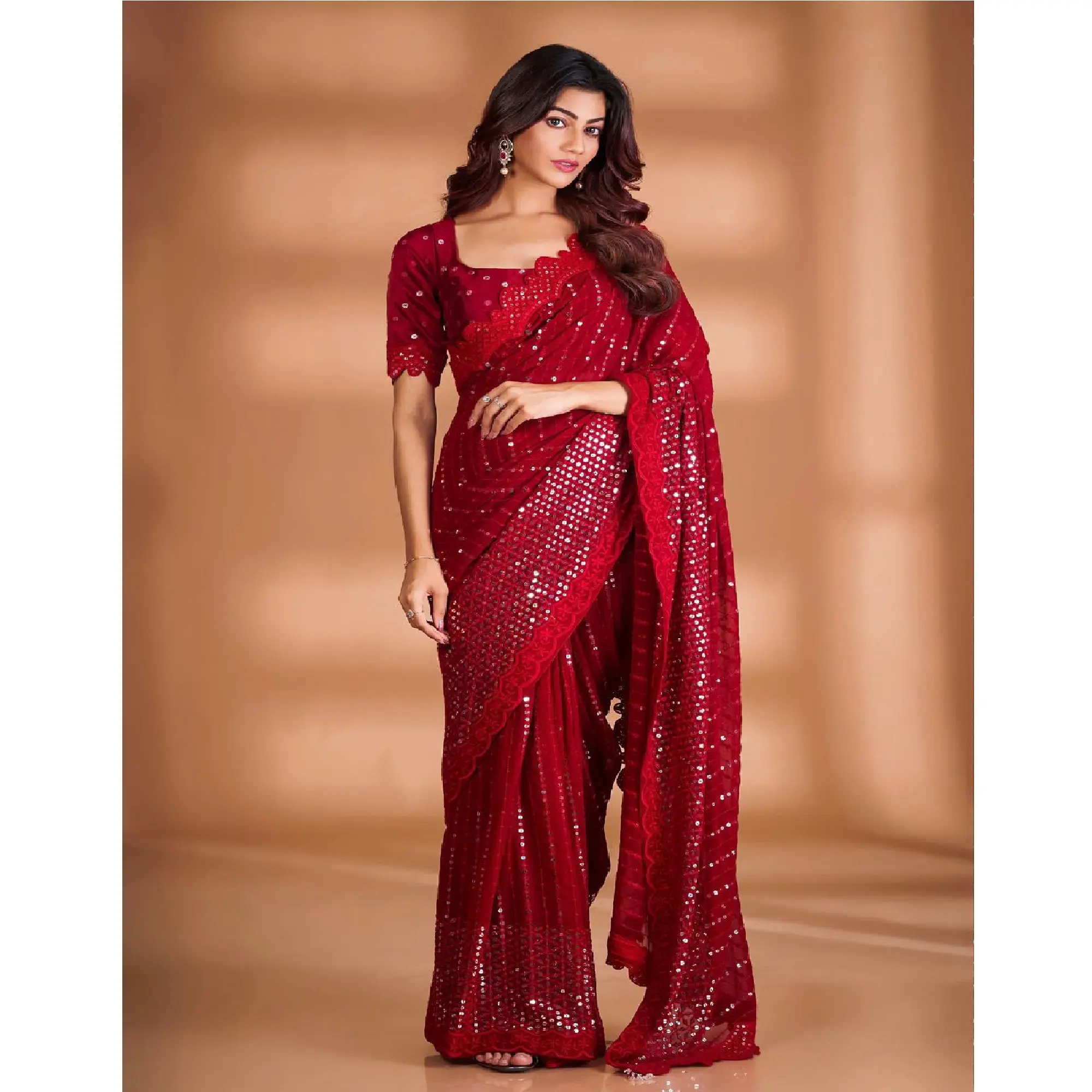 Süper yumuşak rafine Georgette ipek kırmızı Saree Lucknowi iplik Chikankari çalışma ile Teej festivali Saree için düğün kıyafeti Sarees