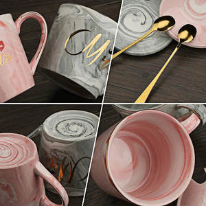 ชุดแก้วกาแฟเซรามิค Mr Mrs ความจุ 400 มล. ใช้กับเครื่องล้างจานและไมโครเวฟได้ ลายแต่งงาน พร้อมช้อน ODM สำหรับของขวัญส่งเสริมการขาย - Product Image 1