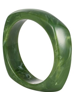 Brazalete de Resina Geométrico de Diseño Irregular, Colorido y Artístico, Joyería para Mujer, Accesorios Acrílicos Modernos y Elegantes - Product Image 2