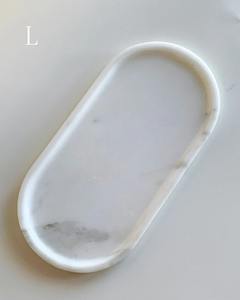 Bandeja de resina de diseño en tonos blancos y grises Bandeja hecha a mano con estilo para decoración del hogar Cocina y uso de regalos de la India - Product Image 5