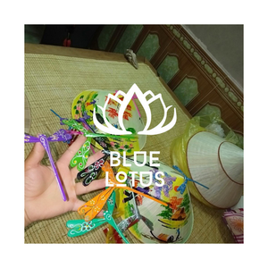 Libellule en bambou faite à la main Eco Toys cadeau d'affaires durable traditionnel pour les enfants DISPONIBLE - Product Image 1