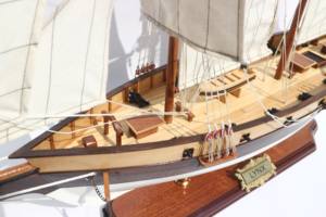 โมเดลเรือ LYNX ทำจากไม้ธรรมชาติ ทาสีด้วยเทคนิคพิเศษ รูปทรงอิสระ ของตกแต่งบ้าน ศิลปะฮวงจุ้ย ของสะสม ของตกแต่งบ้านสไตล์จีน - Product Image 2