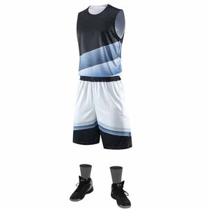 Maillots et shorts de basketball personnalisés en polyester respirant et léger avec impression par transfert thermique – Vente en gros - Product Image 1