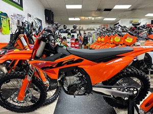 รถมอเตอร์ไซค์วิบาก KTM 450 SXF รุ่นใหม่ ปี 2025/2026 สำหรับงานอุตสาหกรรม  450 ซีซี 4 จังหวะ สำหรับแข่งออฟโรดและเอนดูโร  ขายส่งและส่งออกโดยตรงจากโรงงาน (OEM) - Product Image 4