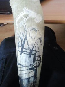 Vaso de cuerno para beber vikingo festivo hecho a mano para hidromiel y cerveza para fiestas navideñas y alegrías navideñas - Product Image 2