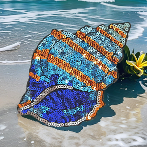 Patch thermocollant en plastique à sequins motif coquillage marin pour la personnalisation de vêtements et de chapeaux - Product Image 1
