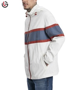 Veste coupe-vent pour homme en gros, nouvelle collection streetwear 2025, personnalisable, devant surélevé, imperméable, respirante, écologique, haute qualité - Product Image 3
