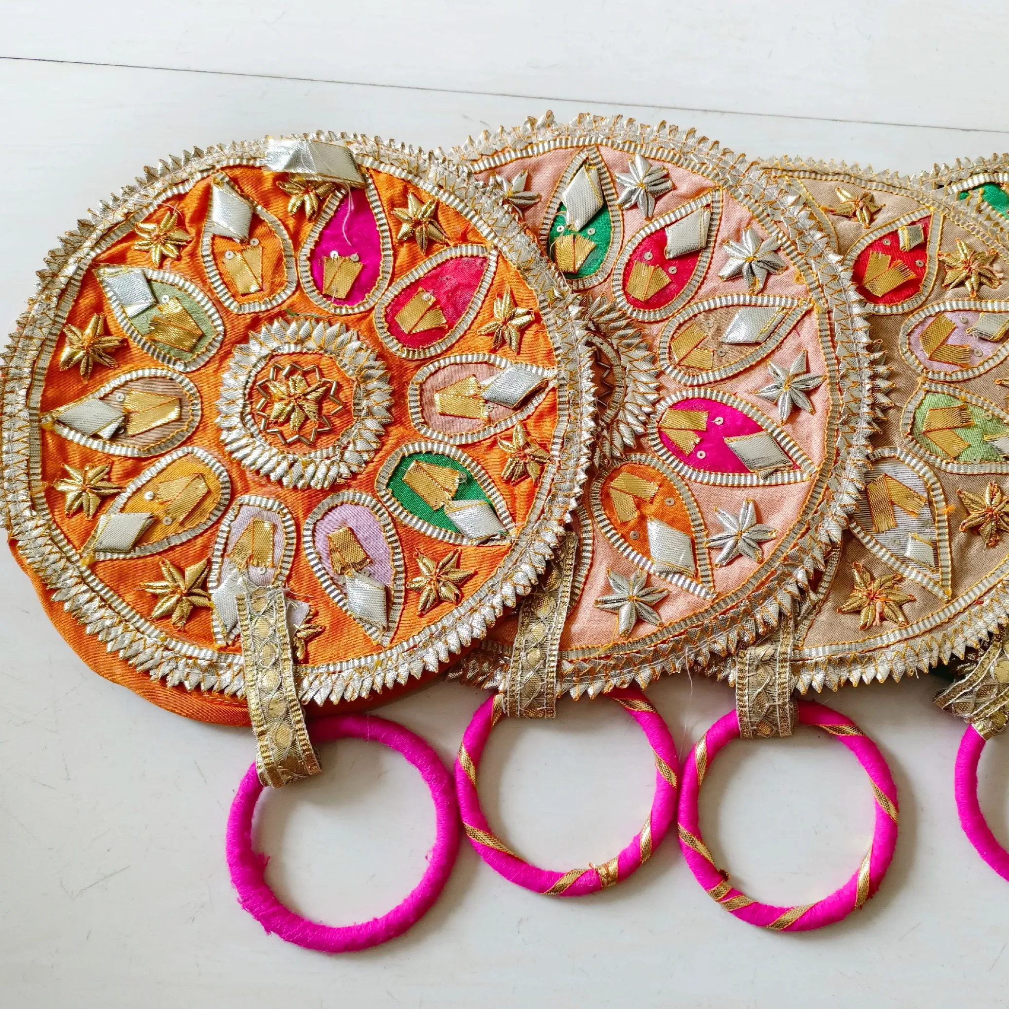 Indische handgemachte Frauen bestickte Handtasche Clutch Geldbörse Kordel zug Tasche Hochzeits bevorzugung Rückgabe geschenk für Gäste Braut taschen