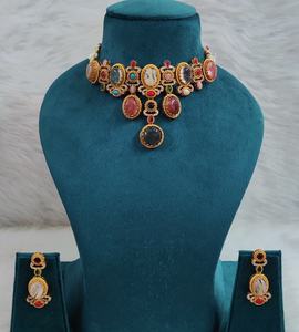 Collier Polki en laiton de qualité supérieure avec de magnifiques boucles d'oreilles, ensemble de collier traditionnel indien minimaliste pour mariage, tenue de soirée - Product Image 5