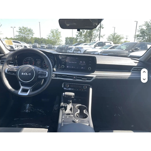 NOUVEAU - Kia K5 LXS berline 2023 d'occasion, propre et prête à être expédiée - Product Image 2