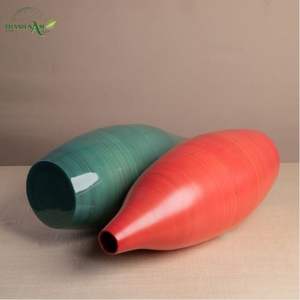 Vase de table en bambou enroulé Art Déco avec finition de couleur audacieuse, écologique et durable - Product Image 6