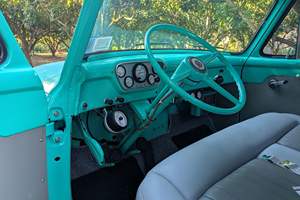 Ford F-100 de 1955 Usado en Buen Estado, Reportemente Restaurado en 2021, Motor 223ci de 6 Cilindros en Línea, Transmisión Manual de 3 Velocidades - Product Image 4